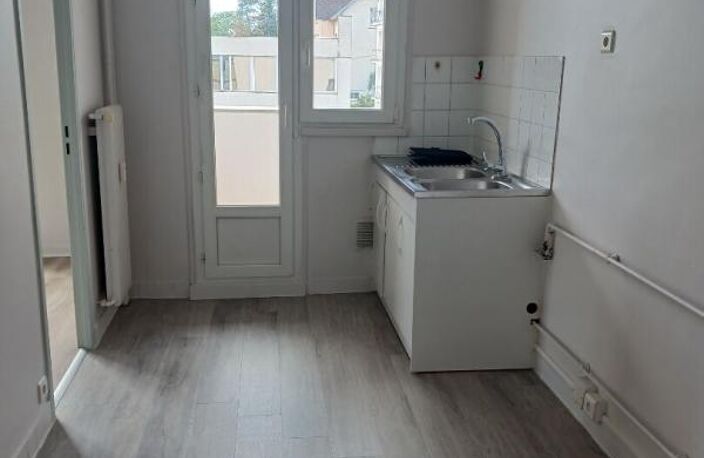 Appartement Lons Le Saunier 4 pièce(s) 68.90 m2 — photo 3