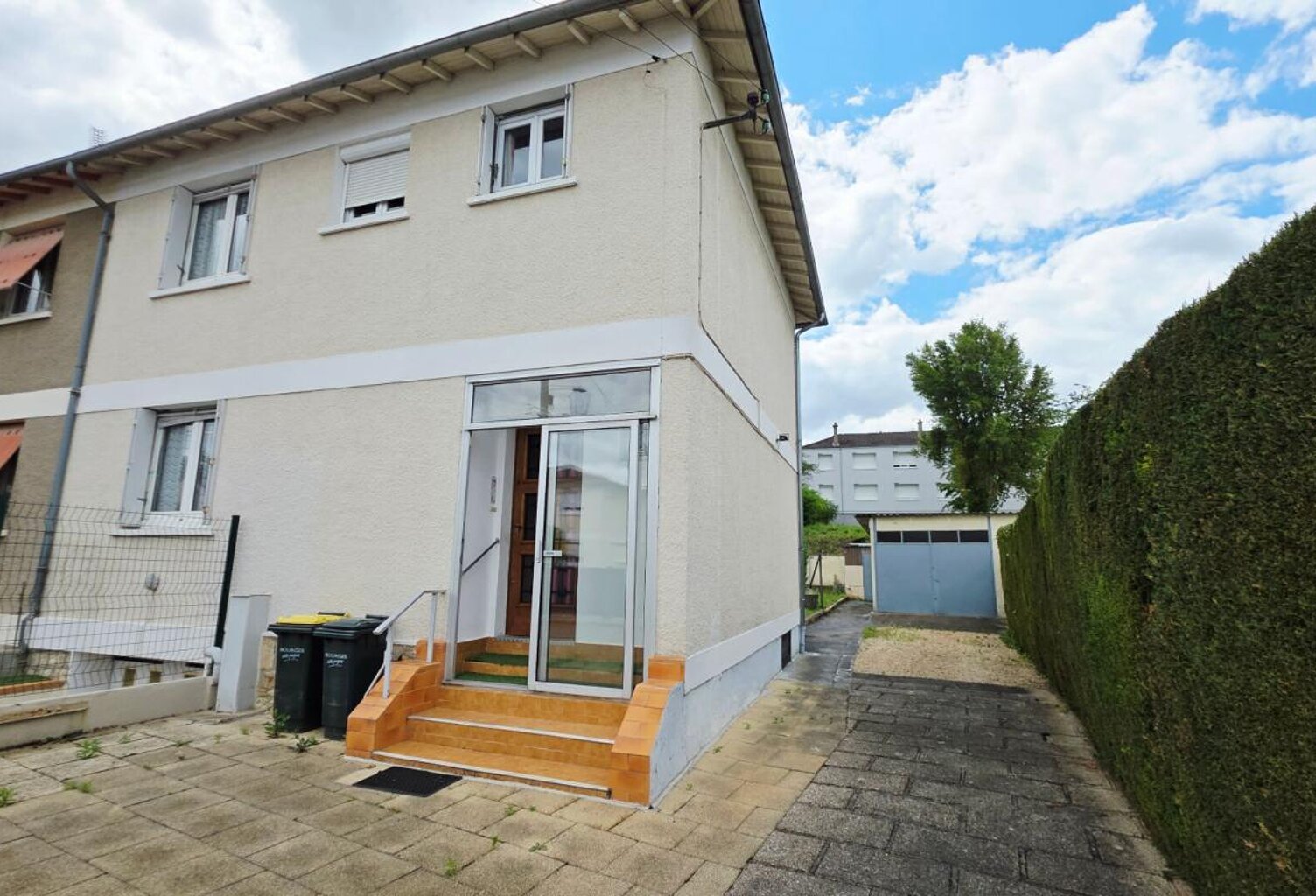 BOURGES MAISON 83M² 4 PIECES 3 CHAMBRES SOUS-SOL GARAGE JARDIN — photo 1
