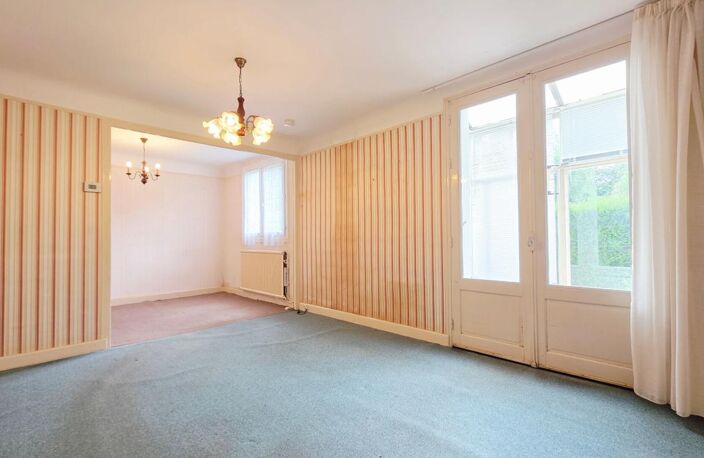 BOURGES MAISON 83M² 4 PIECES 3 CHAMBRES SOUS-SOL GARAGE JARDIN — photo 2