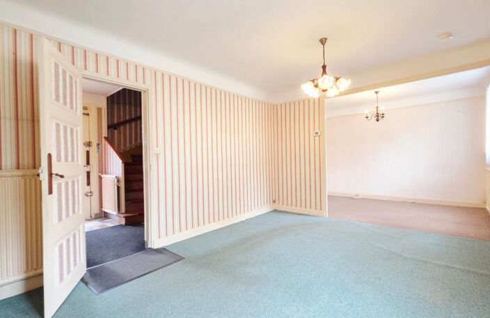 BOURGES MAISON 83M² 4 PIECES 3 CHAMBRES SOUS-SOL GARAGE JARDIN — photo 3
