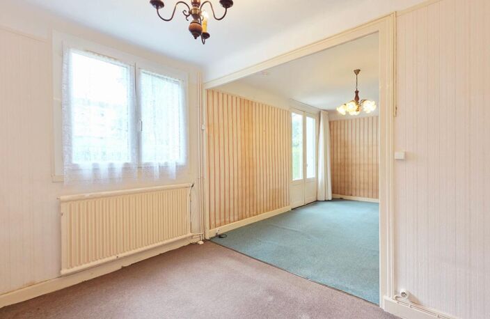 BOURGES MAISON 83M² 4 PIECES 3 CHAMBRES SOUS-SOL GARAGE JARDIN — photo 4