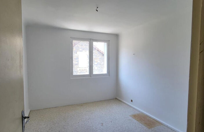 19000 TULLE - APPARTEMENT T3 AVEC TRAVAUX - 46,91 m² — photo 4