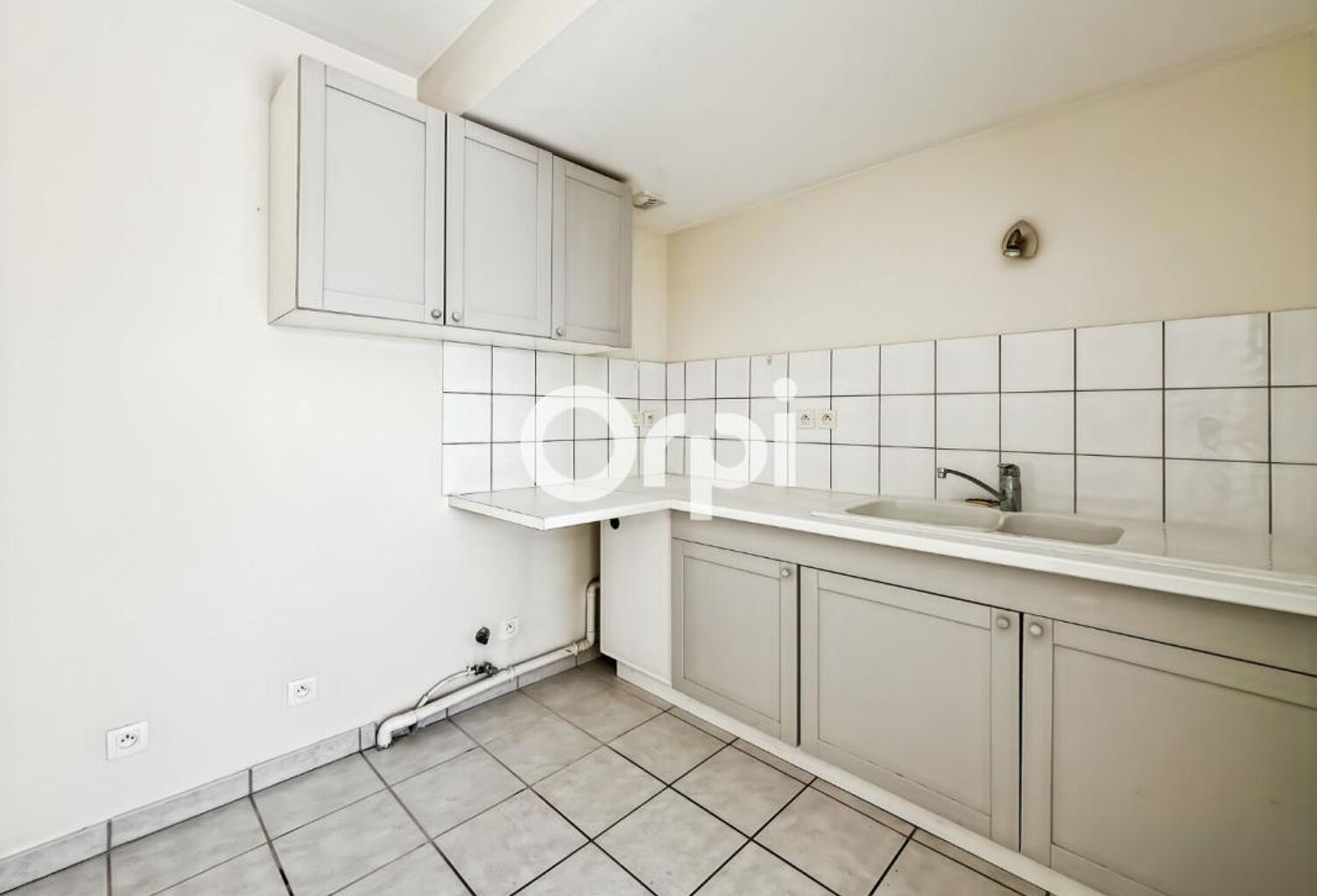 🏢 Appartement T3 en rez-de-jardin à Saint-Martin-en-Haut – Garage, place de parking et cave inclus — photo 1