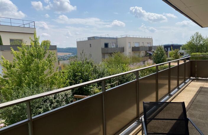 Vente appartement 3 pièces 61 m² Albigny-sur-Saône (69250) — photo 2