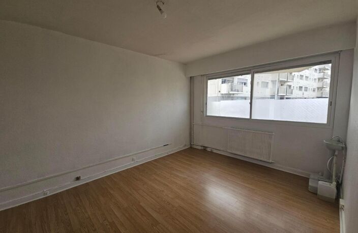 Vente bureau  32 m² Tours (37000) — photo 3