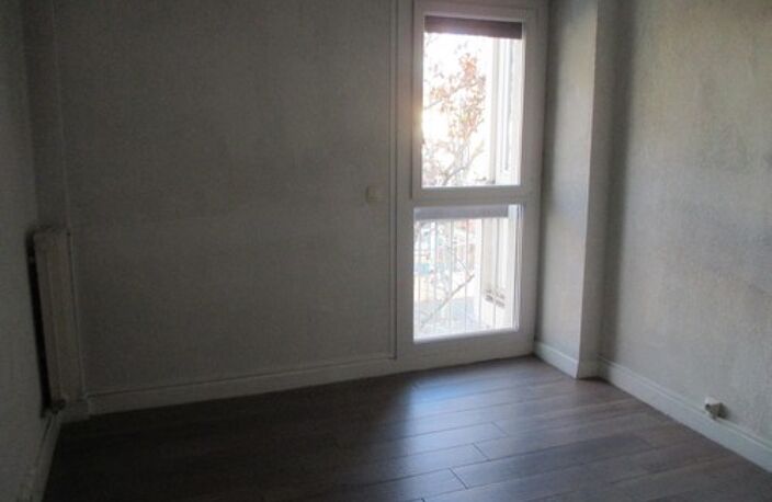 Location appartement 4 pièces 92 m² à Perpignan (66000) — photo 2