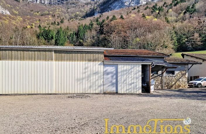 Un domaine d’exception aux portes du Vercors – Près de 27 hectares, deux maisons, des dépendances et une vue spectaculaire — photo 5