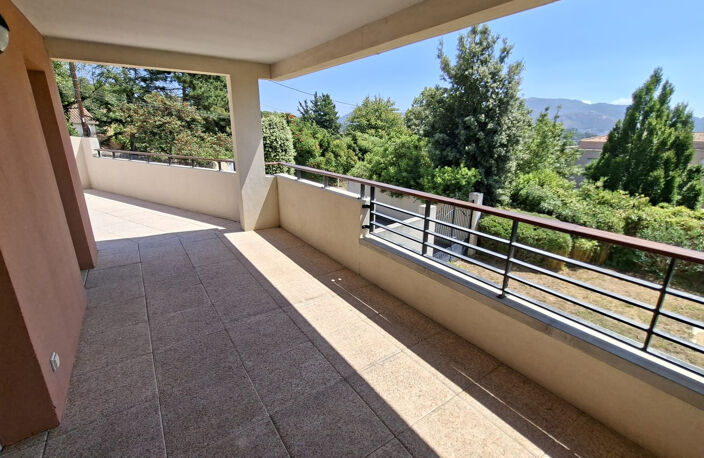 T4 / St Julien / Les Caillols / Box / Terrasse / Parking — photo 2