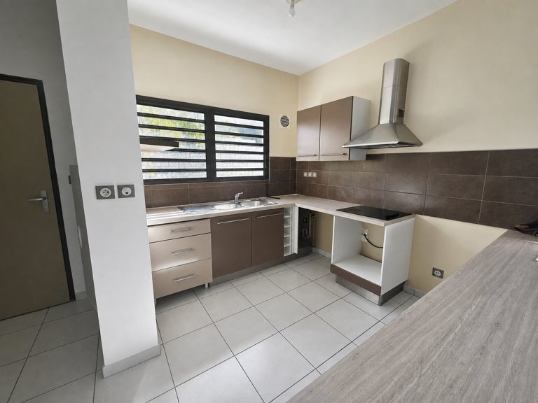 À vendre T3 avec grande terrasse   La Saline-les-Bains — photo 1