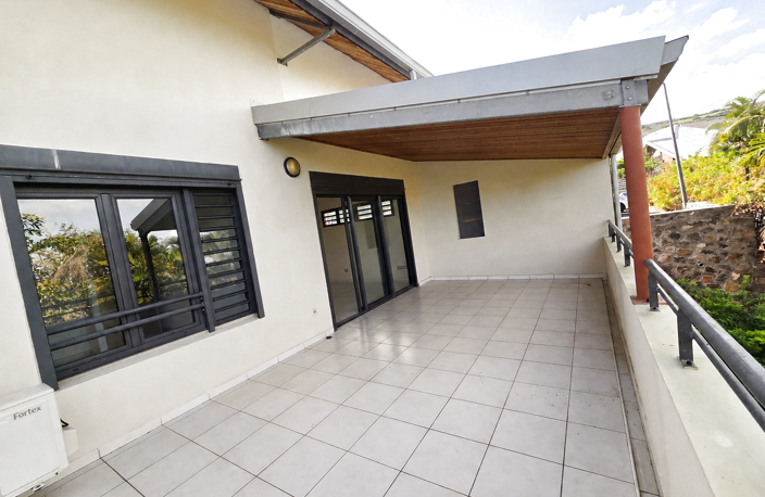 À vendre T3 avec grande terrasse   La Saline-les-Bains — photo 3