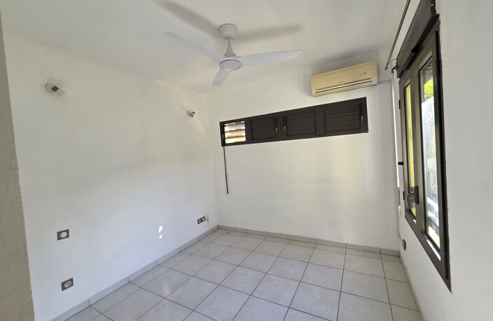 À vendre T3 avec grande terrasse   La Saline-les-Bains — photo 5