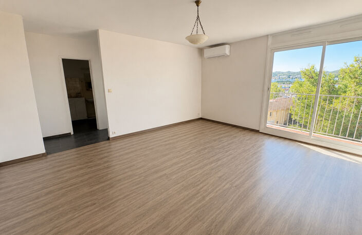 APPARTEMENR DE TYPE 2 VUE CANAL / PLACE DE PARKING PRIVÉE — photo 4