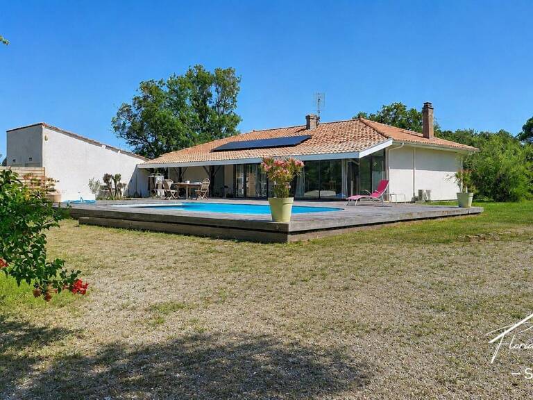 Maison + 2 T2 indépendants sur 4 857 m² de terrain — photo 1