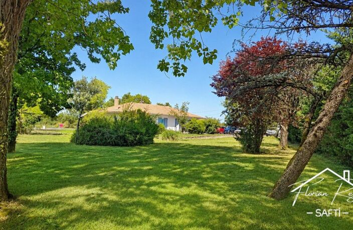 Maison + 2 T2 indépendants sur 4 857 m² de terrain — photo 4