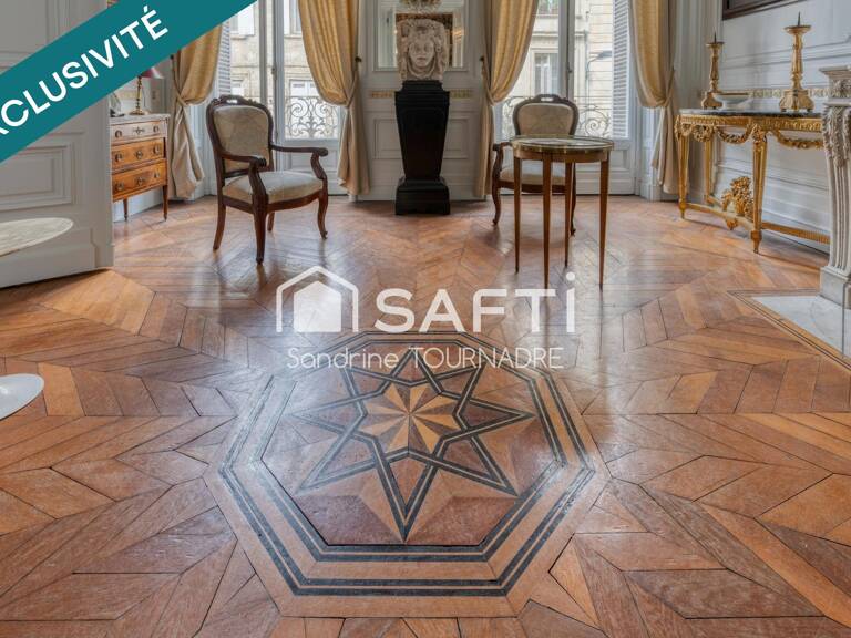 BORDEAUX Centre - Appt T4, Appartement d'exception chargé d'histoire, Cave voutée, Lafaurie de Monbadon : . — photo 1