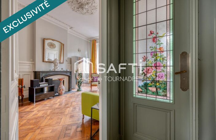 BORDEAUX Centre - Appt T4, Appartement d'exception chargé d'histoire, Cave voutée, Lafaurie de Monbadon : . — photo 4