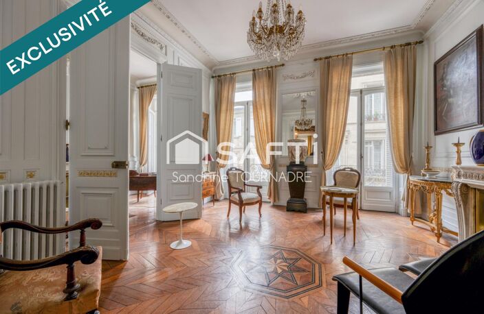 BORDEAUX Centre - Appt T4, Appartement d'exception chargé d'histoire, Cave voutée, Lafaurie de Monbadon : . — photo 5