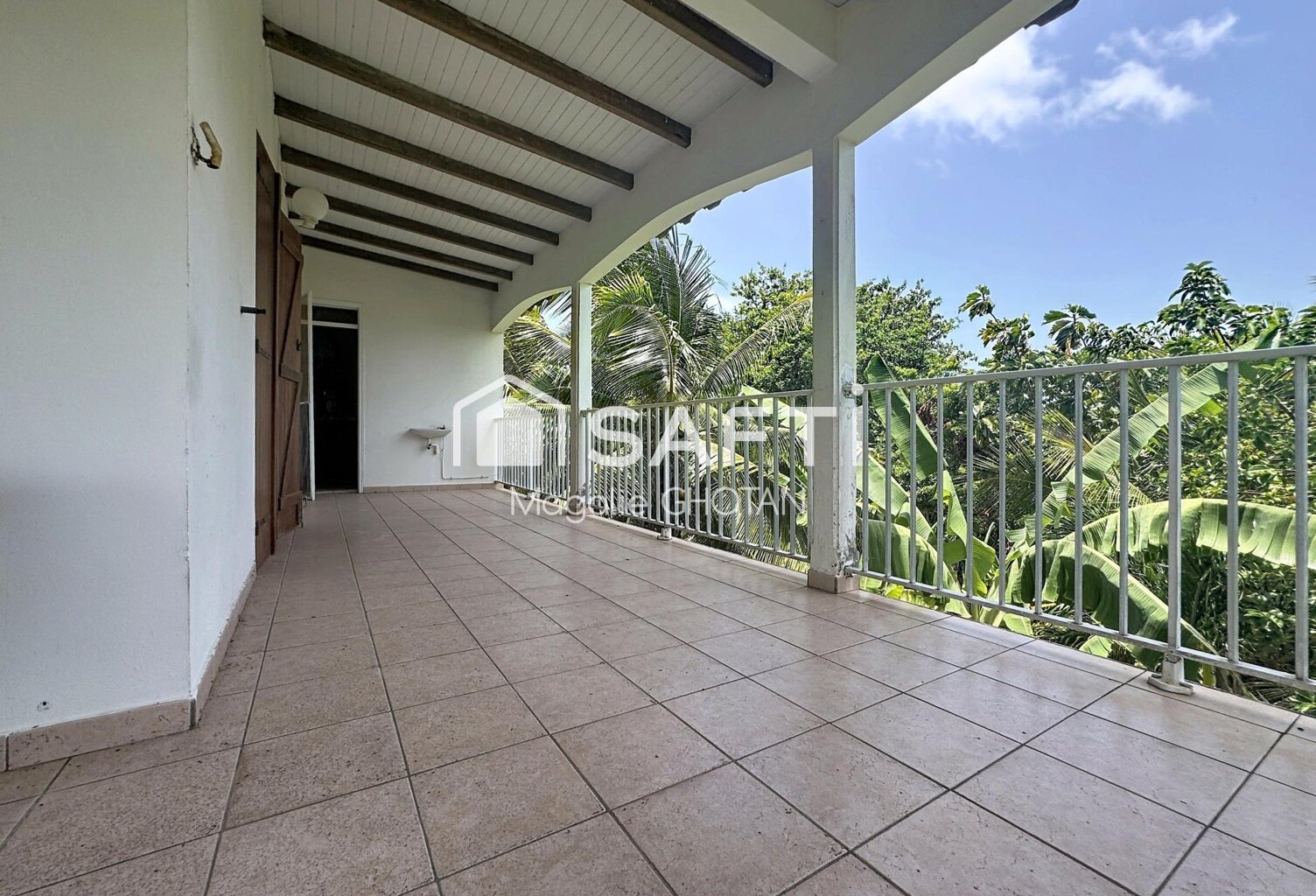 Villa exceptionnelle de 132m2 et son terrain de 1328m2 au Moule — photo 1