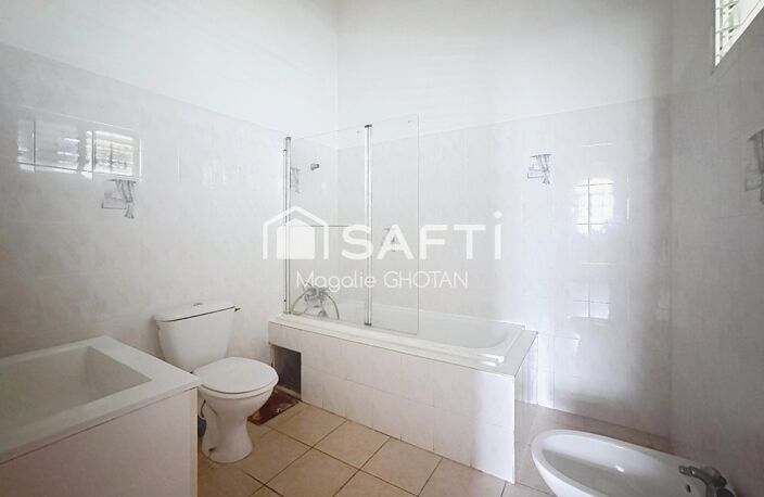 Villa exceptionnelle de 132m2 et son terrain de 1328m2 au Moule — photo 3
