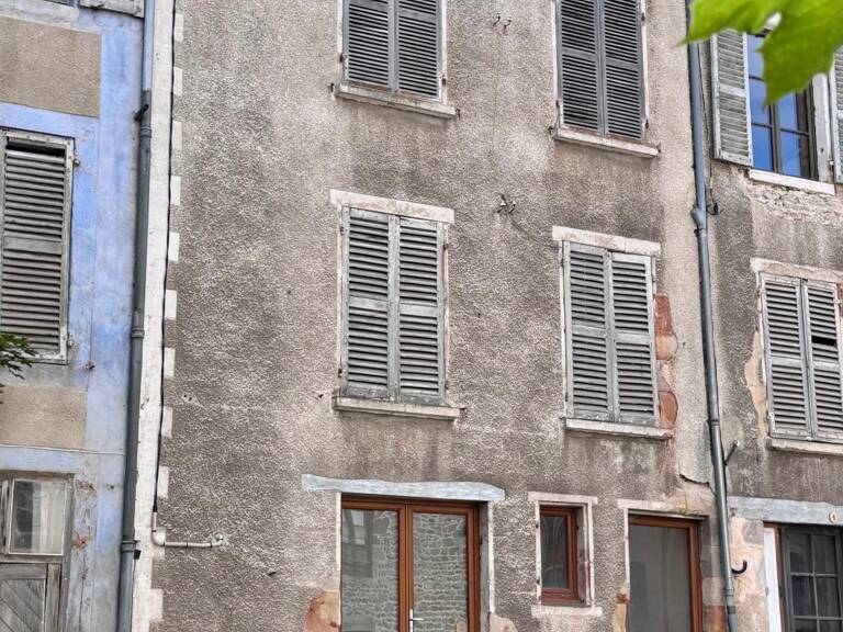 Ardes-sur-Couze  Maison de bourg composée de deux logements, idéale pour un investissement ou un projet familial — photo 1