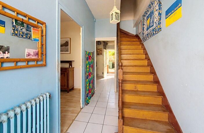 PARC BORDELAIS MAISON EN PIERRE A RENOVER — photo 2