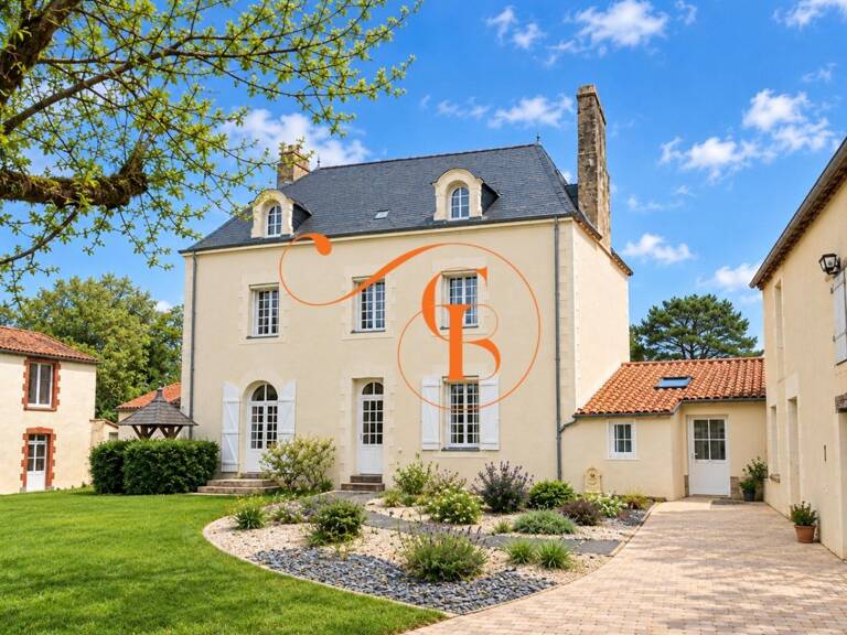 Maison de maître et dépendances — photo 1