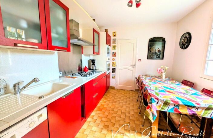 Maison190 m², 7 pièces, 4 chambres, piscine, garage 55m² — photo 5