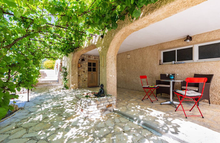 Ensemble immobilier avec maison principale, gîte et chambre — photo 4