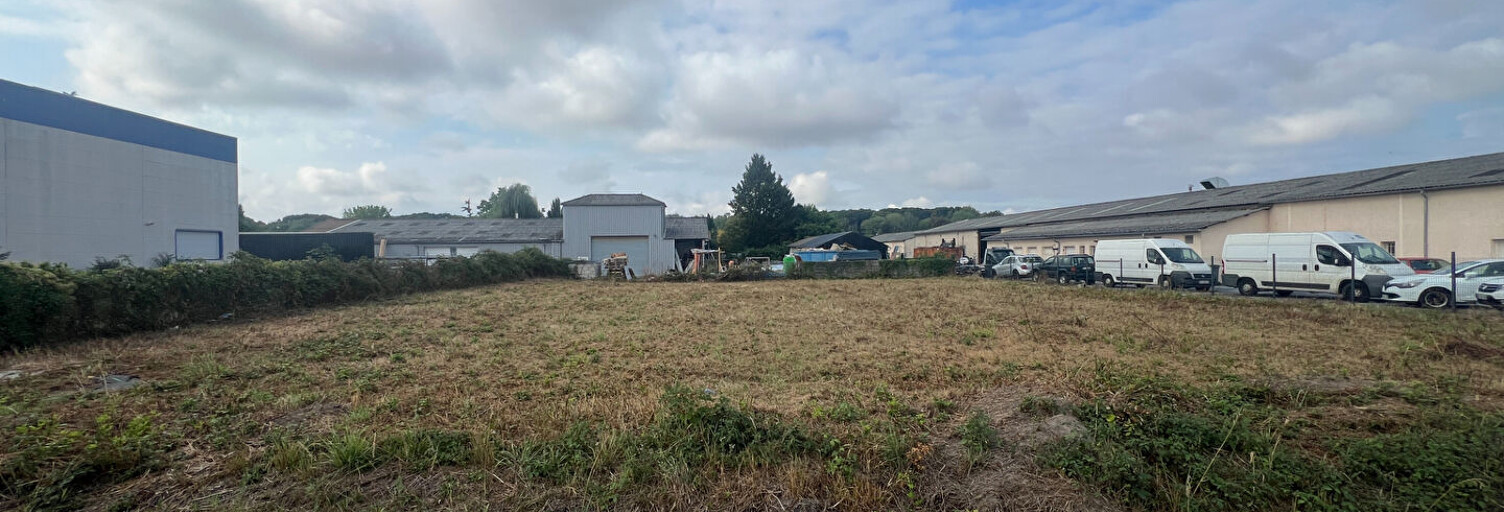 Local industriel  1303 m² à vendre à Pau (64000)