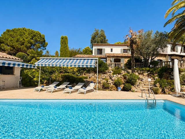 VILLA DE 256m2 AVEC 6 CHAMBRES PISCINE POOL HOUSE  DANS UN DOMAINE PRIVÉ À PUGET SUR ARGENS — photo du bien