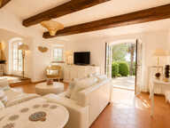 VILLA DE 256m2 AVEC 6 CHAMBRES PISCINE POOL HOUSE  DANS UN DOMAINE PRIVÉ À PUGET SUR ARGENS — photo 3