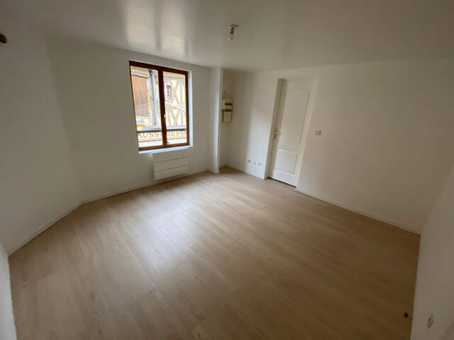 Appartement AUBIGNY SUR NERE - 2 pièce(s) - 60 m2 — photo du bien