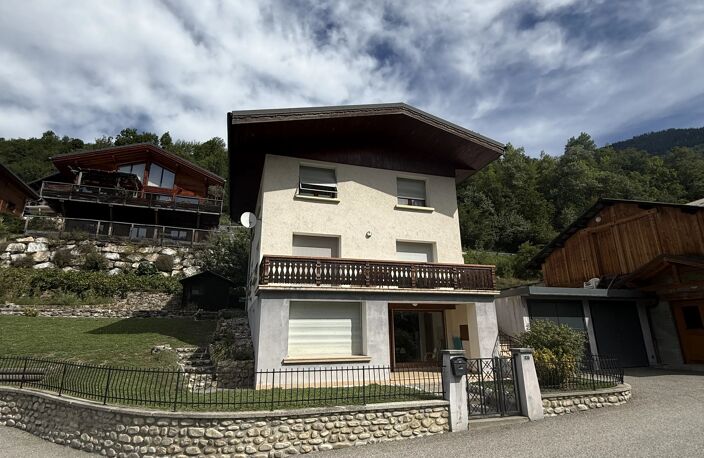 EXCLUSIVITÉ - MAISON SPACIEUSE AVEC VUE MONTAGNE À BOZEL — photo 3