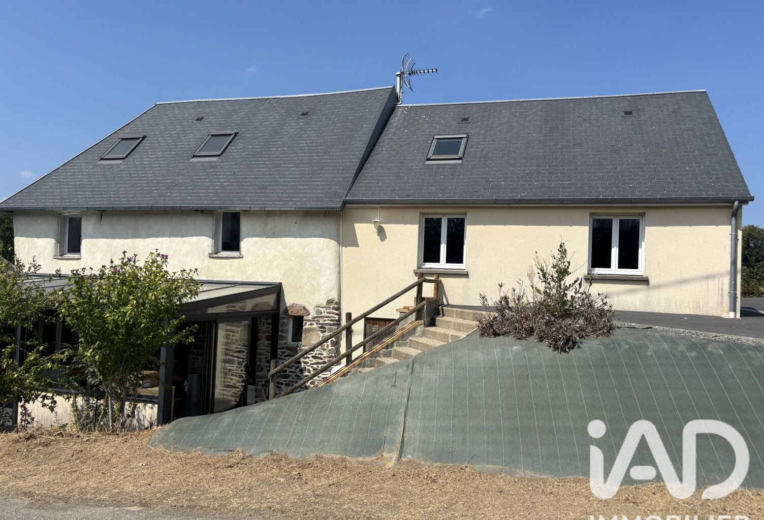 Vente Maison/villa 8 pièces — photo 1