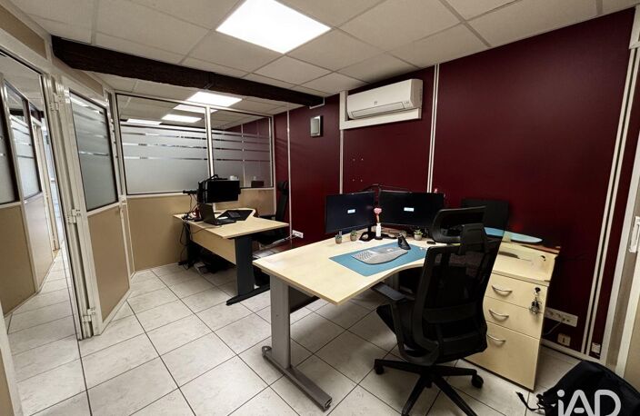 Location Local d'activités 90 m&sup2; — photo 4