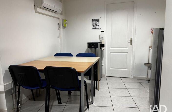 Location Local d'activités 90 m&sup2; — photo 5