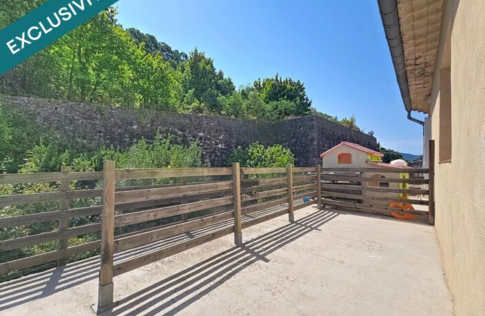 Un lumineux duplex T4 avec terrasse, jardin et stationnement privatif, idéalement situé à Bédarieux. — photo 4