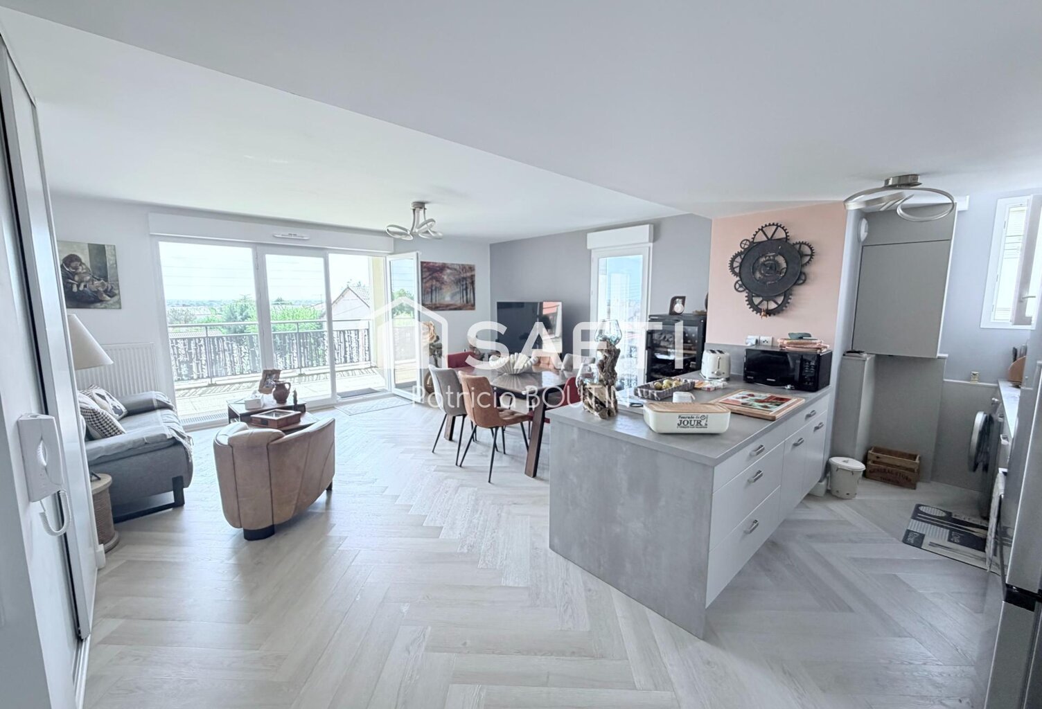 APPARTEMENT 2 CHAMBRES DONT UNE SUITE PARENTALE + TERRASSE ET PARKING COUVERT A NIORT ! — photo 1