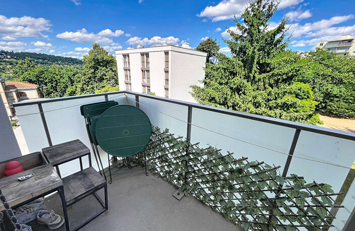 Appartement Oullins - Pierre - Bénite / T3 de 68 m2 - Balcon - Cave - Garage — photo 4