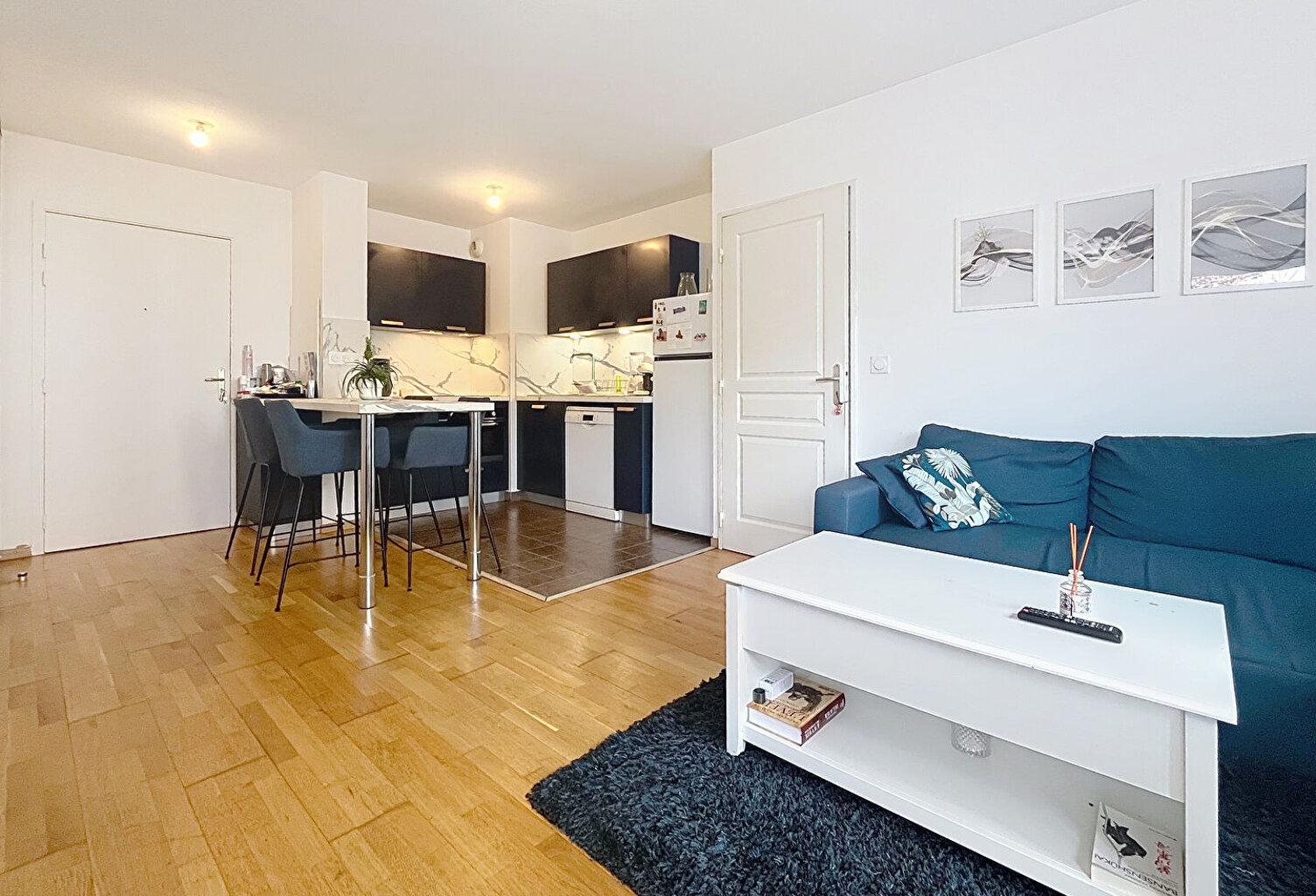 Appartement Villeurbanne / T2 rénové de 42,74 m² - Balcon - Garage fermé — photo 1