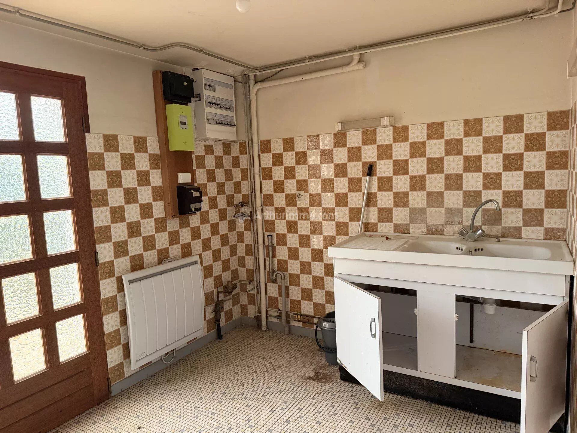 Acheter maison de 5 pièces 117 m² 128 000 € à La Chartre-sur-le-Loir (72340) : une annonce Arthurimmo.com — 4
