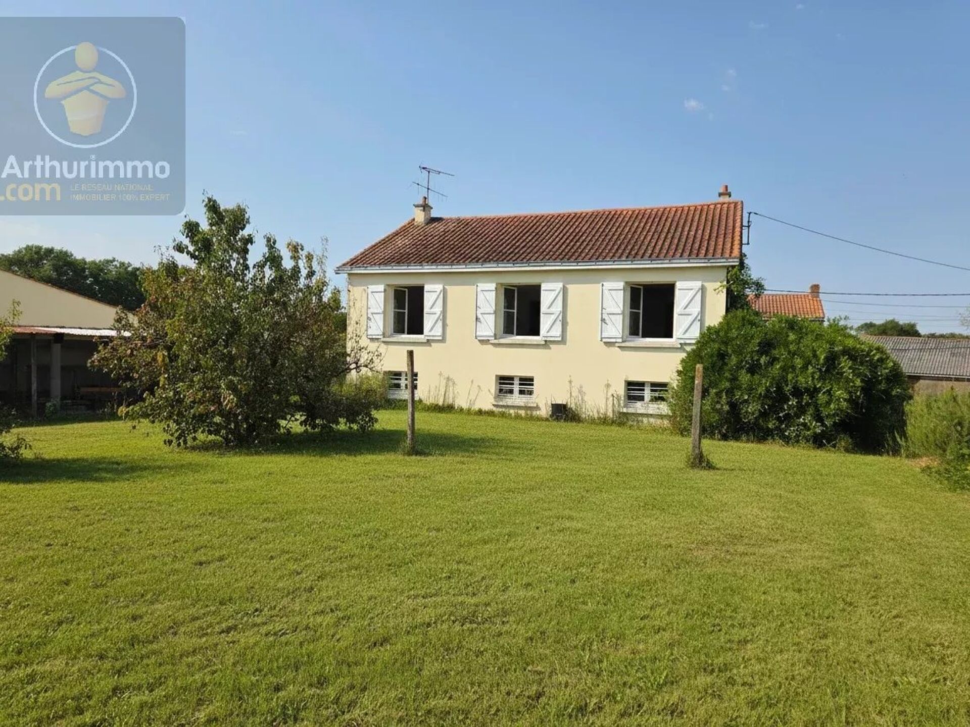 Maison 4 pièces 104 m² · à Saint-Étienne-de-Mer-Morte · 104 m² · 206 650 €
