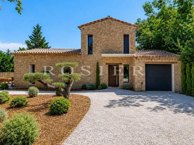 Maison compemporaine à Gordes — photo du bien