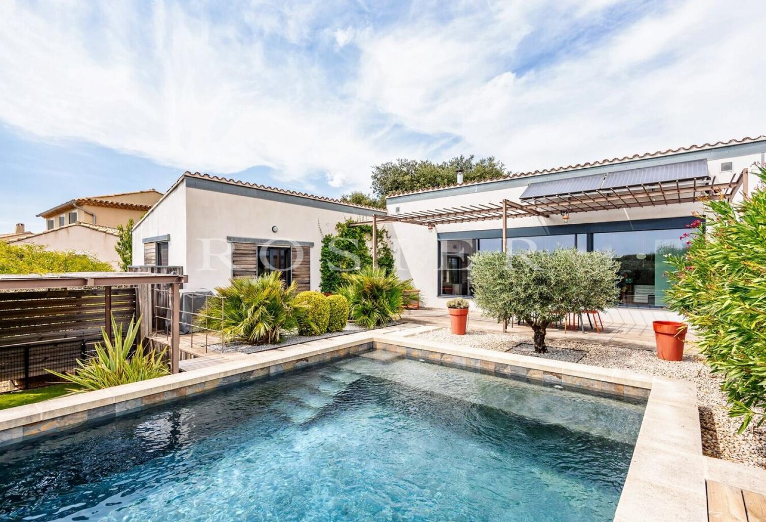 Maison contemporaine avec piscine et vue sur le Luberon à Saint- — photo 1