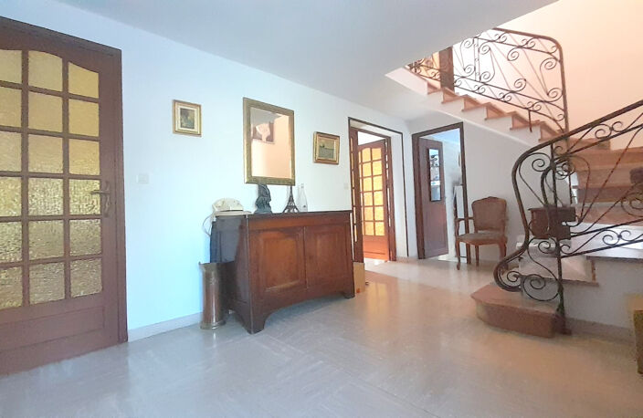 Dépt Hérault (34), à vendre AGDE Maison P5 de 180m2 - Garage — photo 2