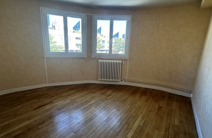 DRAPEAU - GRAND T4 LUMINEUX — photo 5
