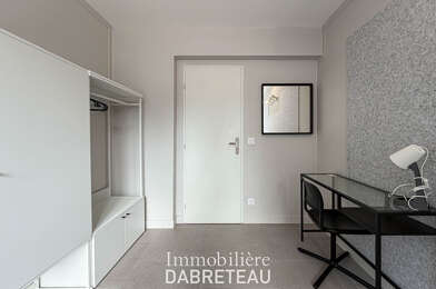 Appartement 7 pièces 490 €