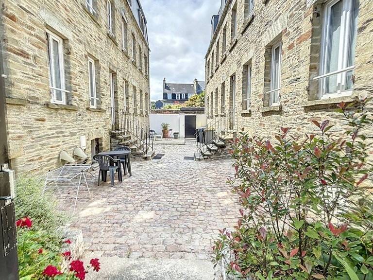 INVESTISSEURS  IMMEUBLES HYPERCENTRE CHERBOURG  BON RENDEMENT ! — photo 1