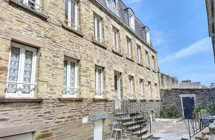 INVESTISSEURS  IMMEUBLES HYPERCENTRE CHERBOURG  BON RENDEMENT ! — photo 2