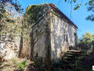 Maison de caractère à rénover intégralement avec 1,4 hectare de terrain et grange de 120 m² — photo 2